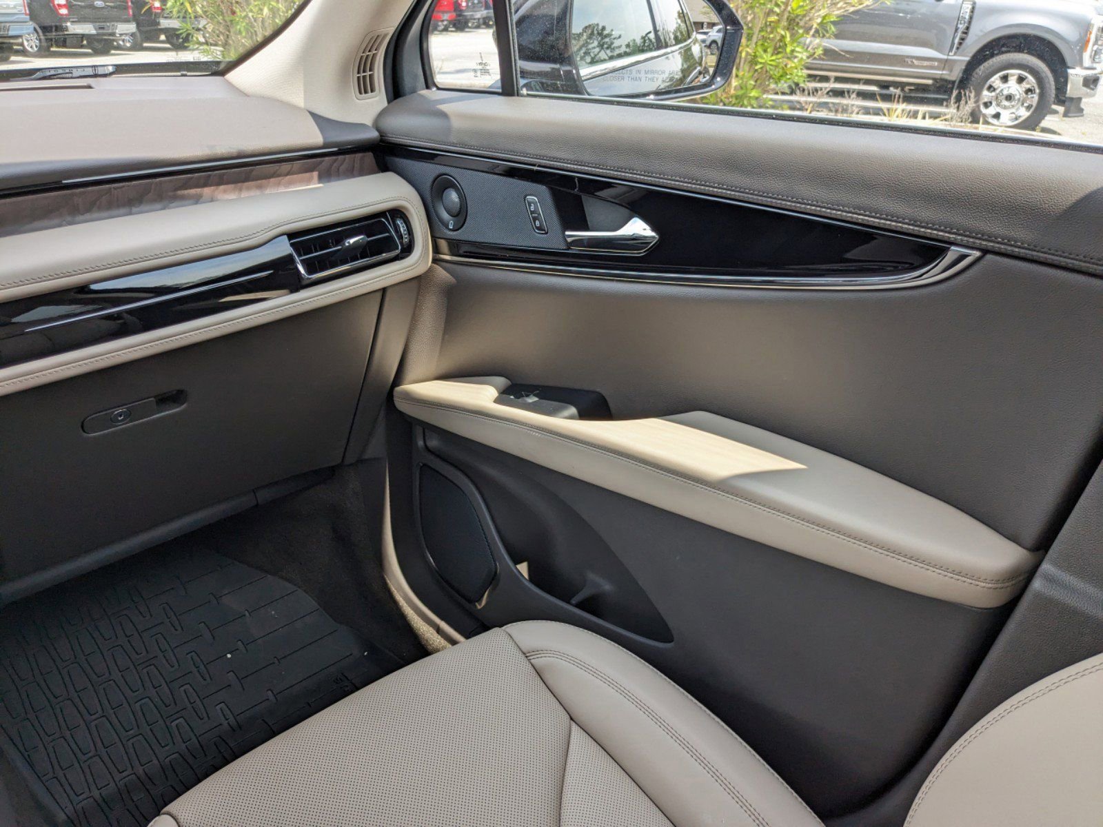 Certified 2023 Lincoln Nautilus Reserve w/ Equipment Group 201A image 19