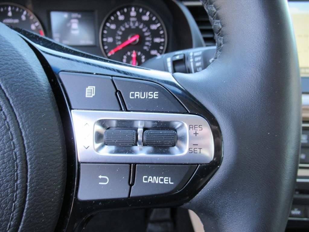 Used 2017 Kia Cadenza Premium w/ Luxury Package image 23