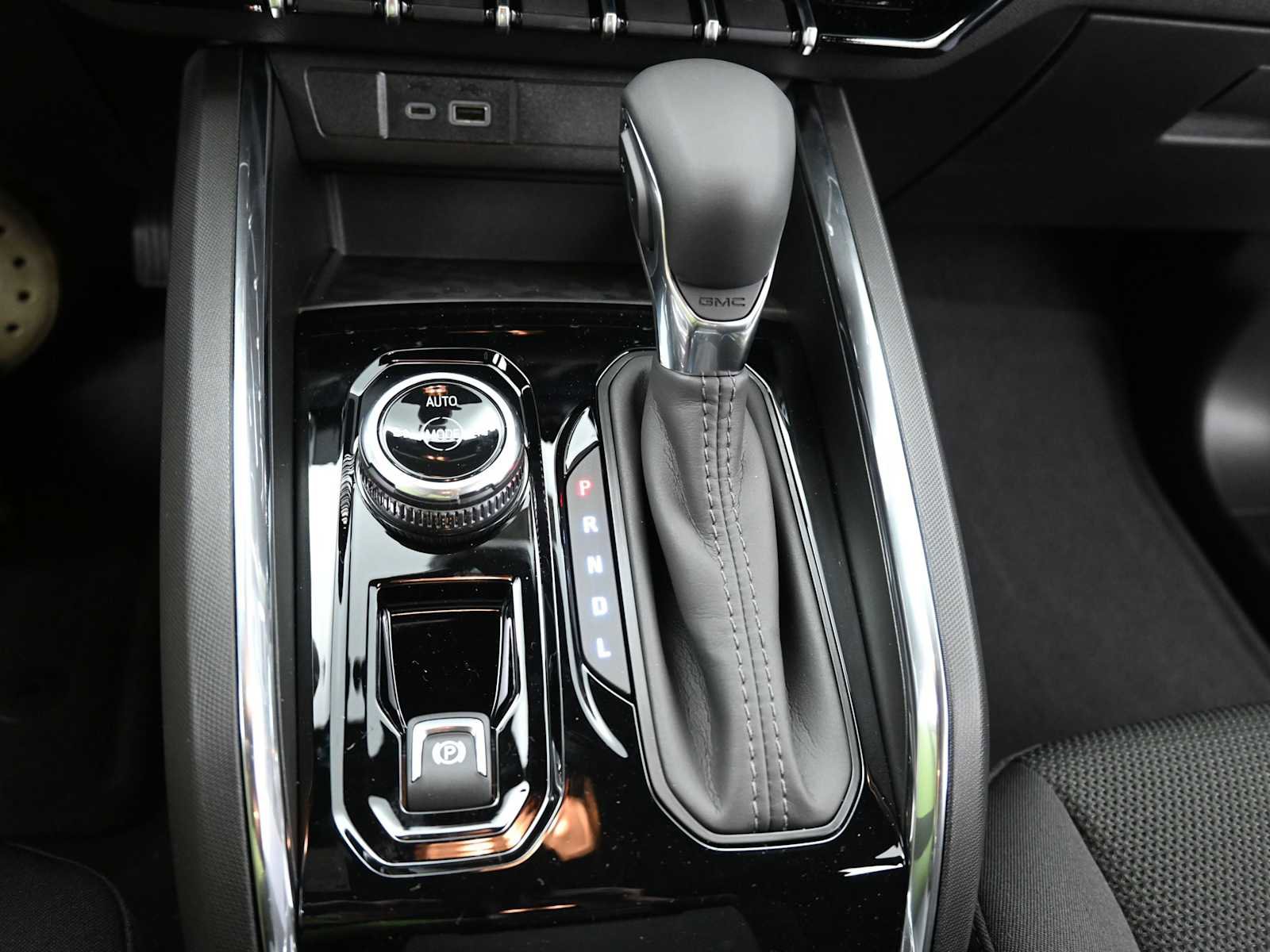 New 2026 GMC Canyon Elevation w/ Convenience Package image 16