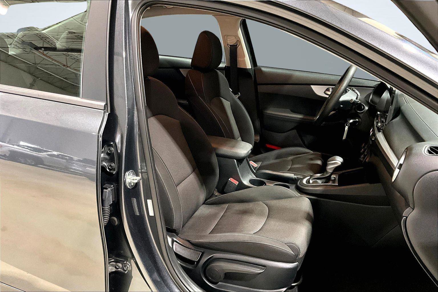 Used 2024 Kia Forte LXS image 8