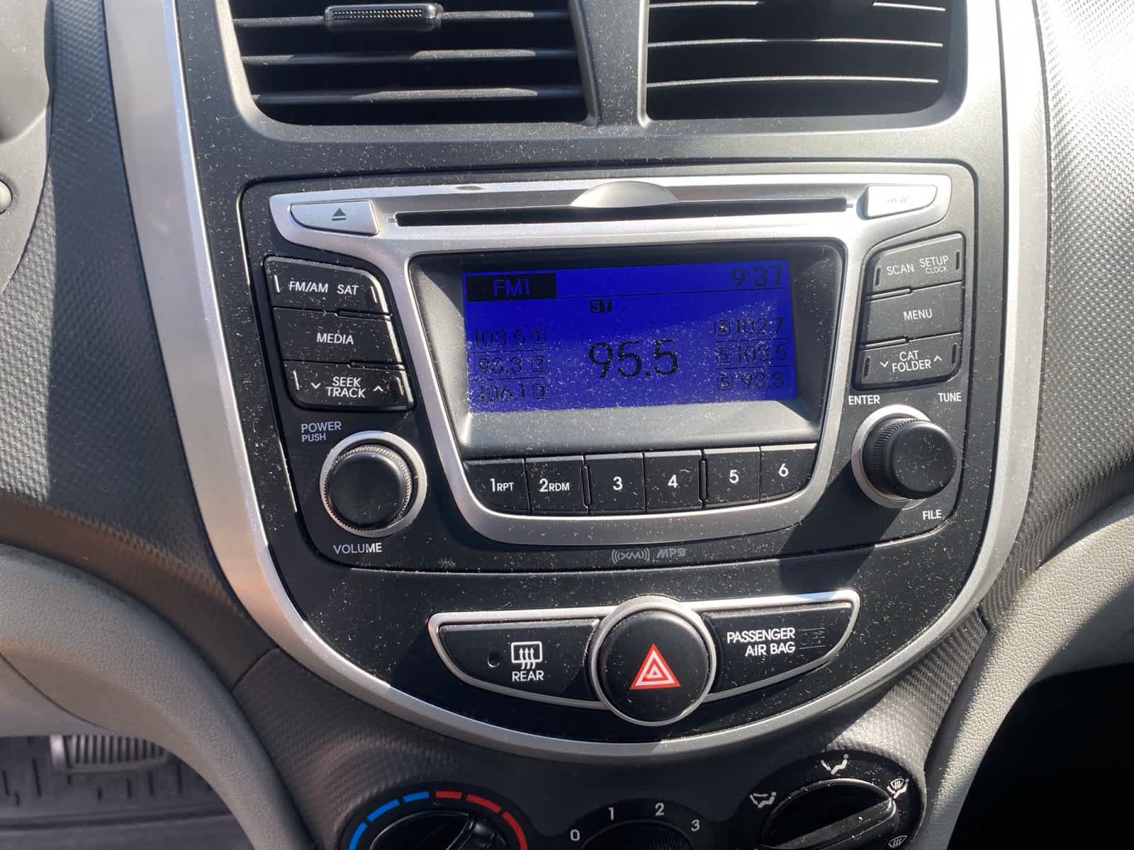 Used 2014 Hyundai Accent GS FWD image 12