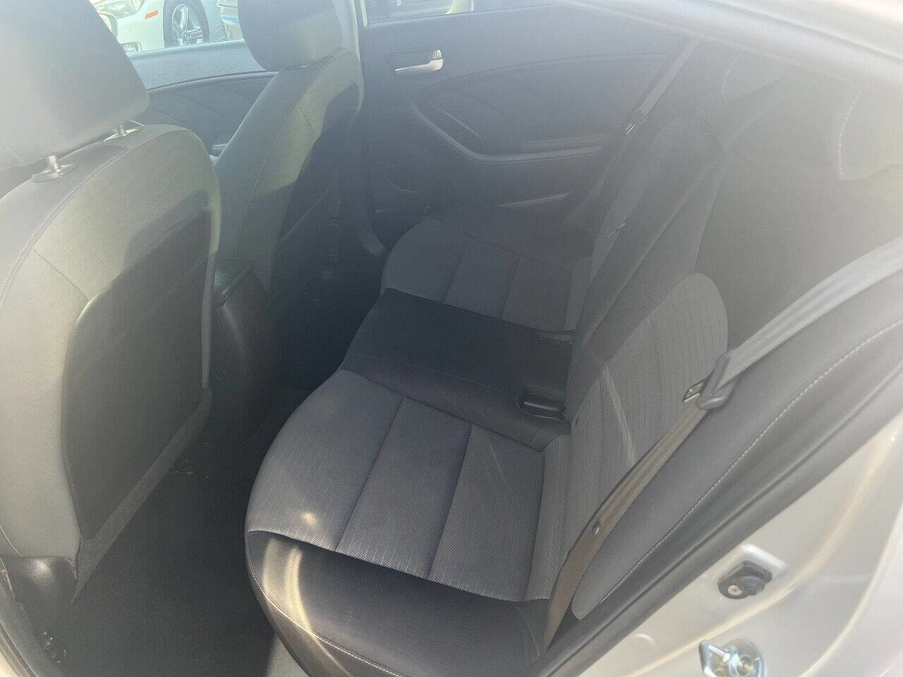 Used 2018 Kia Forte LX w/ LX Popular Package image 11