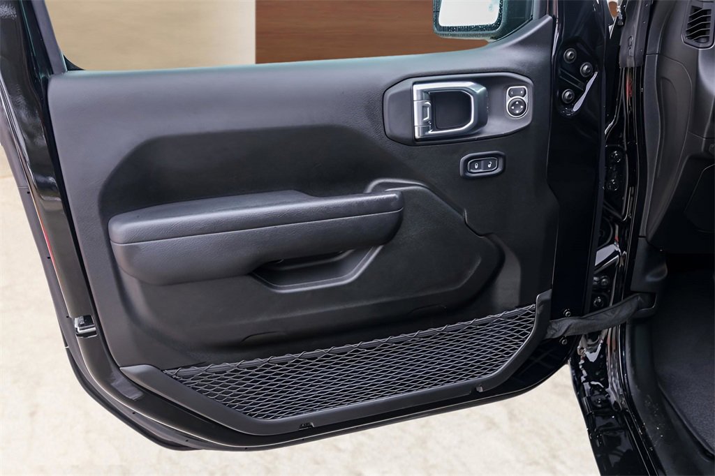 Used 2025 Jeep Wrangler Sport S image 22