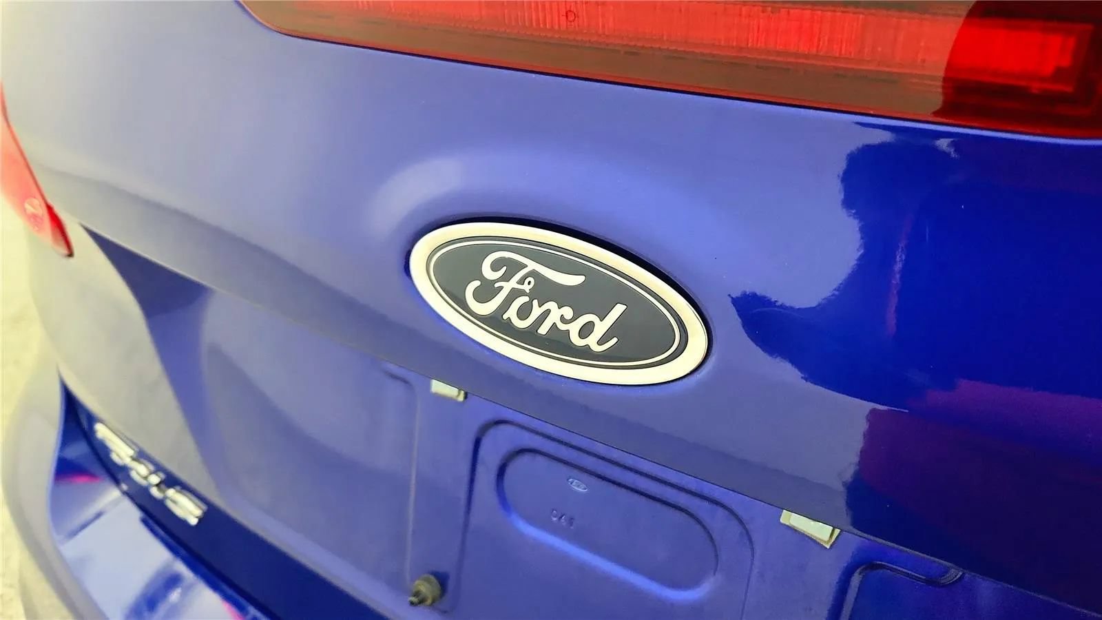 Used 2015 Ford Focus Titanium FWD image 16