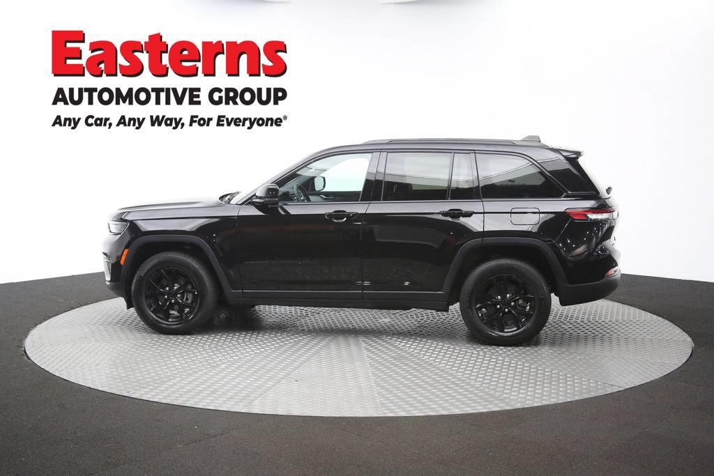 Used 2025 Jeep Grand Cherokee Altitude AWD/4WD image 61