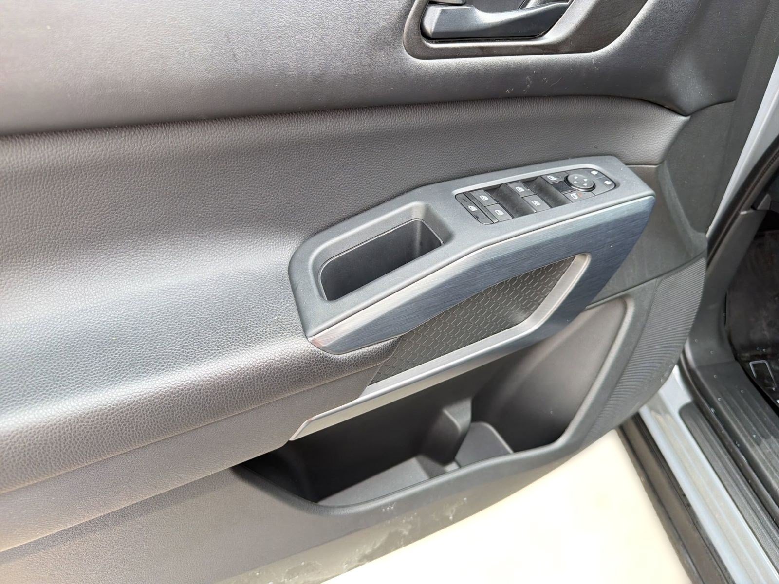 Used 2024 Nissan Pathfinder Rock Creek AWD/4WD image 13