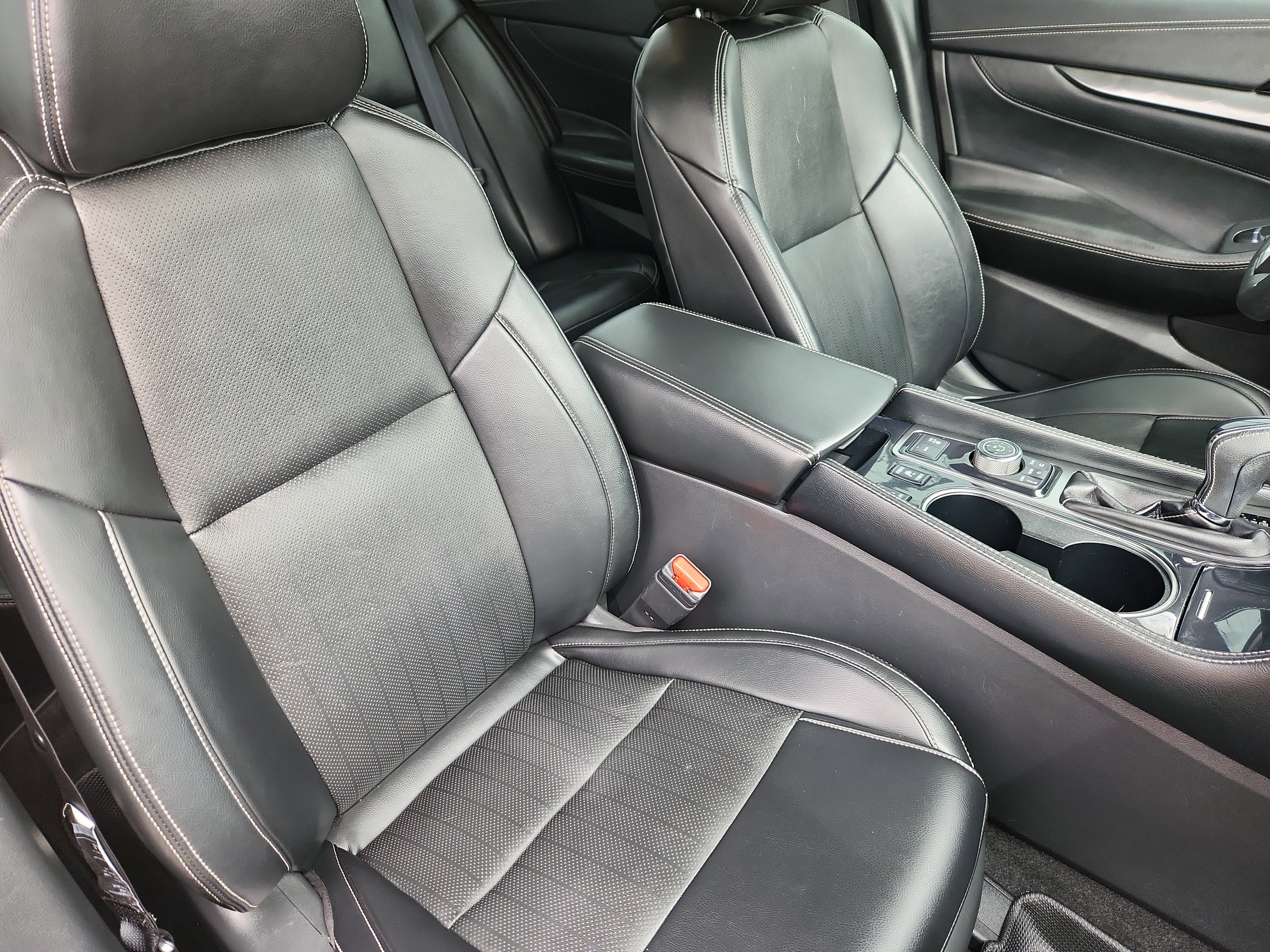 Used 2023 Nissan Maxima SV w/ Floor Mat Group FWD image 12