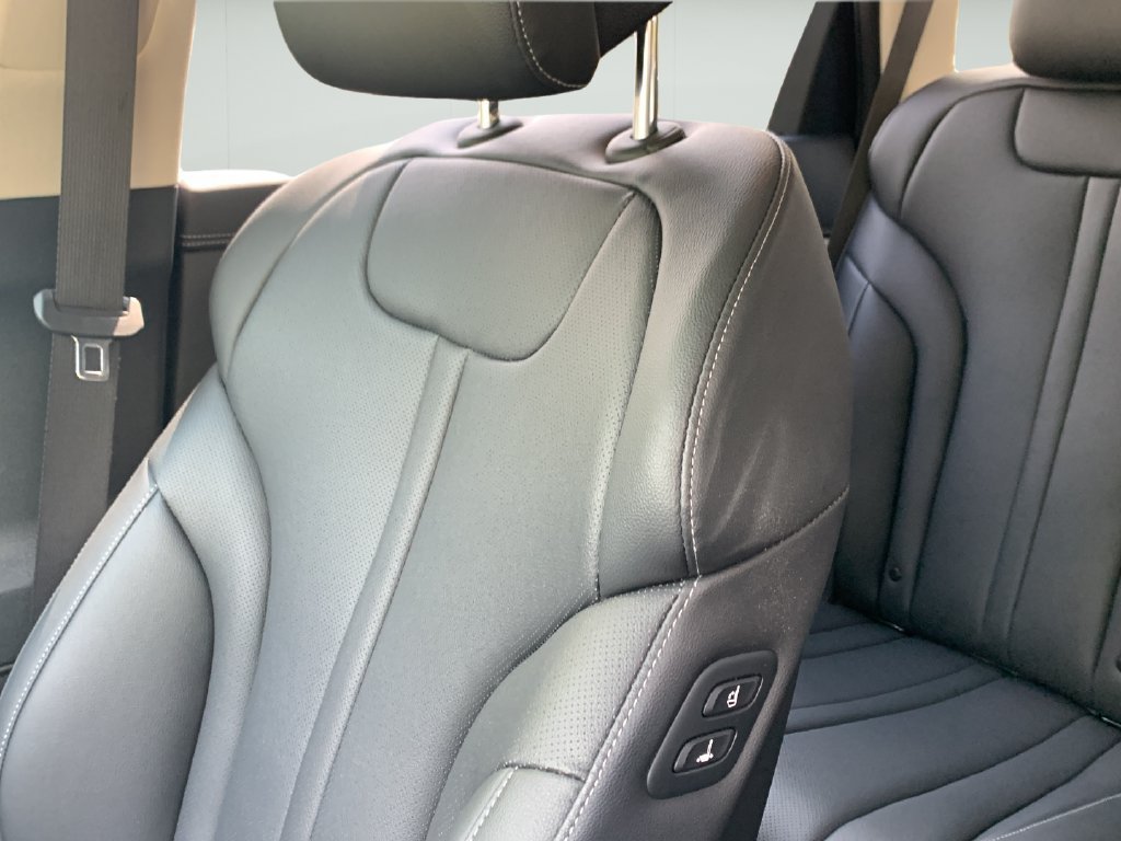 Certified 2025 Genesis GV80 2.5T Select AWD/4WD image 40