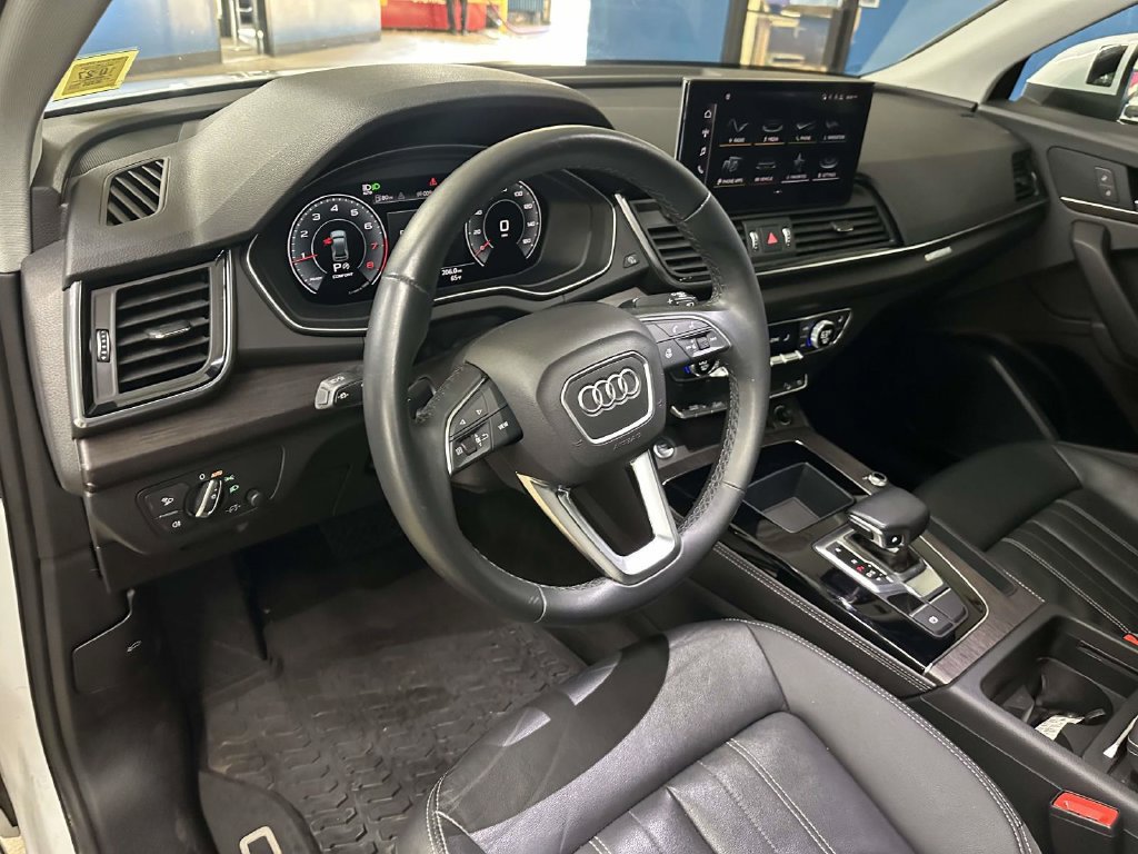 Used 2021 Audi Q5 Premium Plus w/ Premium Plus Package AWD/4WD image 16