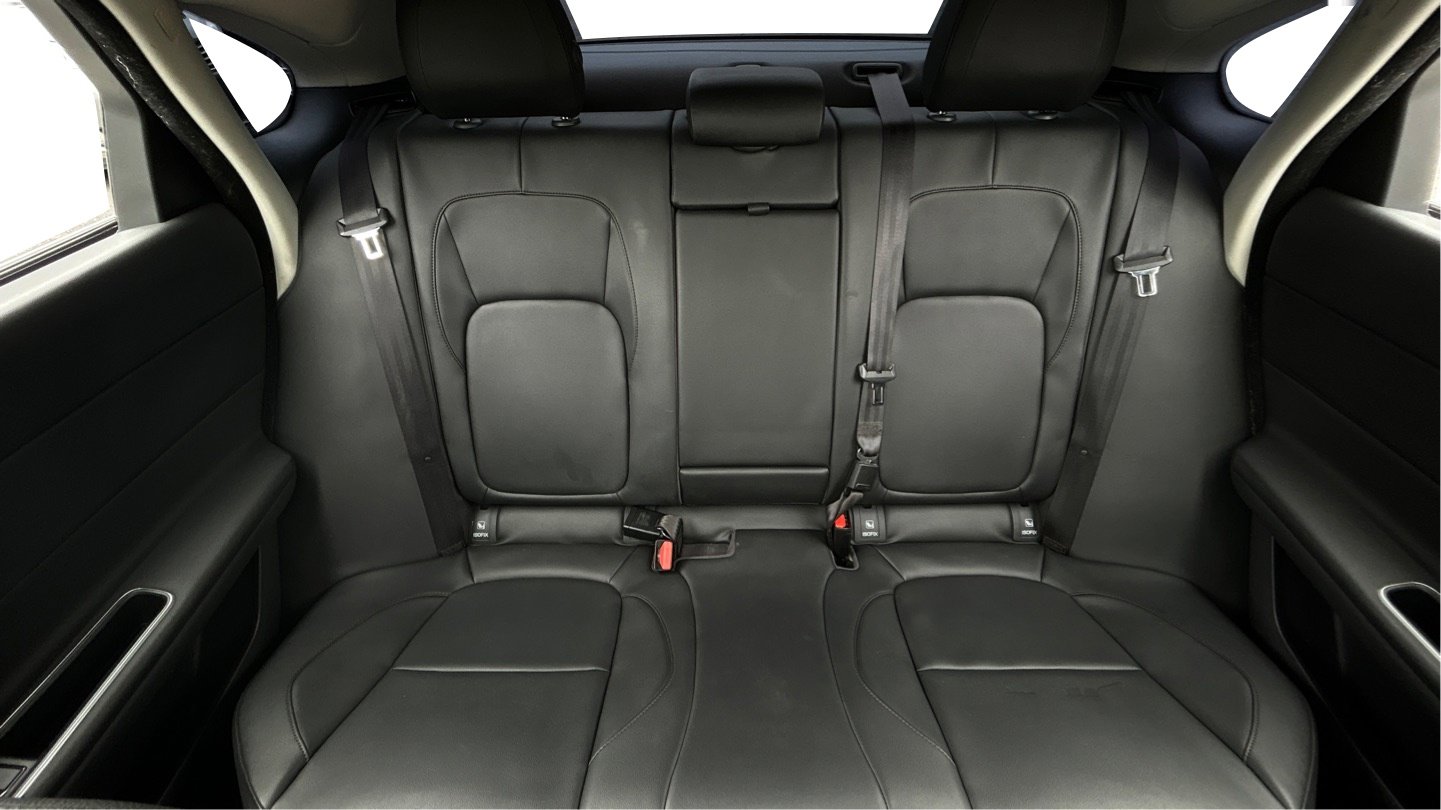 Used 2016 Jaguar XF Premium image 16