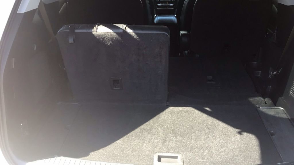 Certified 2022 Ford Explorer Limited w/ Equipment Group 301A image 10