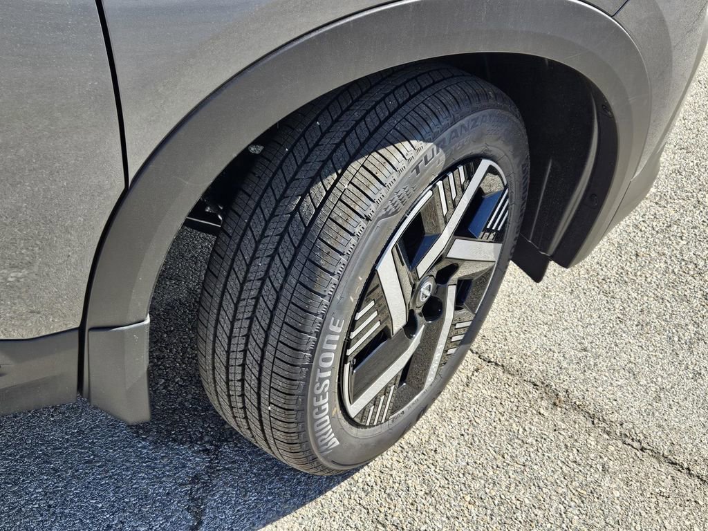 New 2026 Nissan Kicks SV image 4