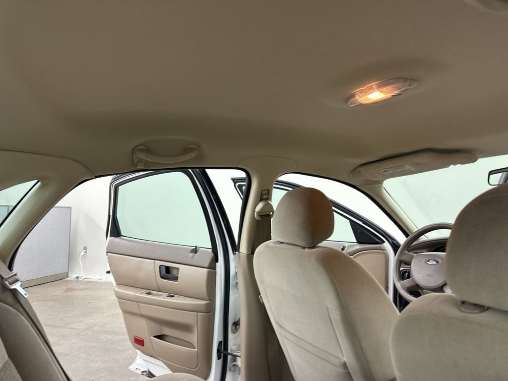 Used 2004 Ford Taurus SES image 21
