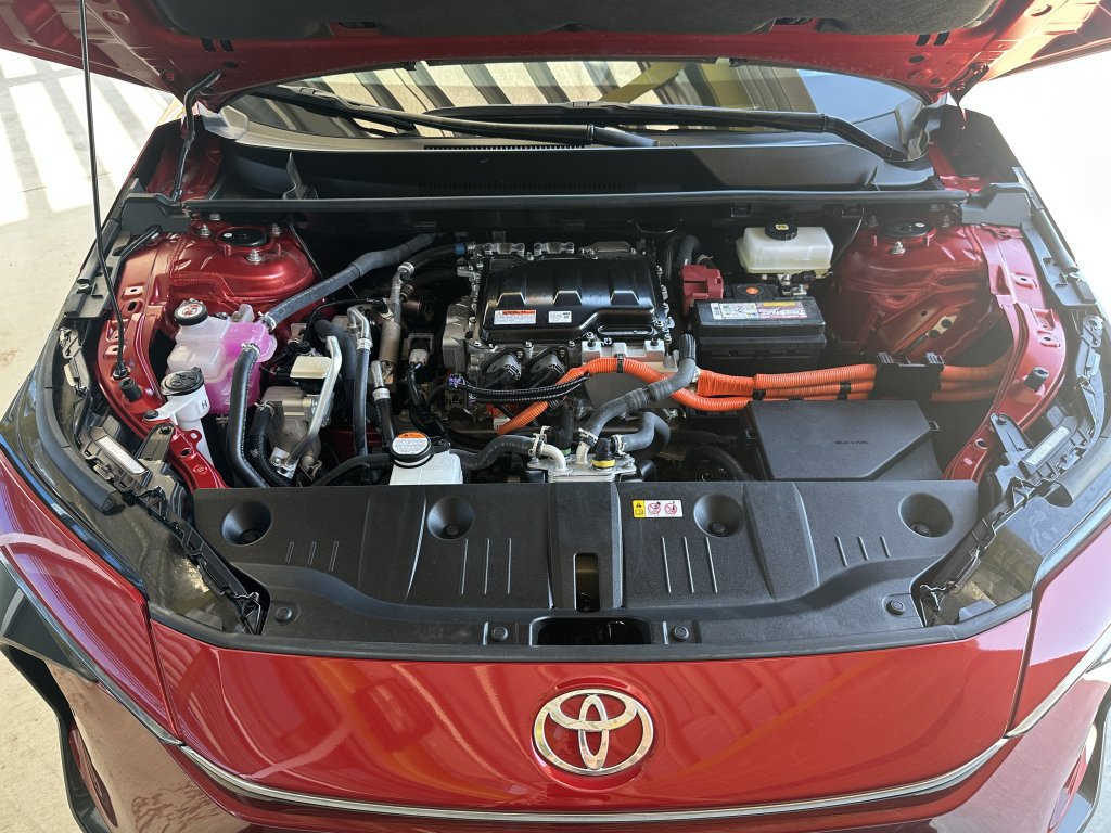 Used 2024 Toyota bZ4X XLE w/ Weather Package image 43