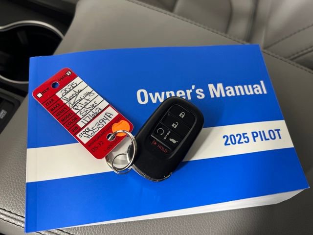 Certified 2025 Honda Pilot Touring image 24