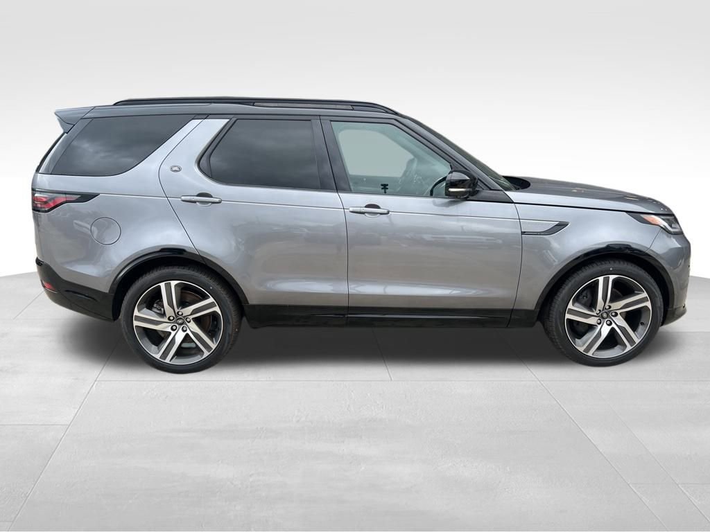 New 2024 Land Rover Discovery Dynamic SE image 5