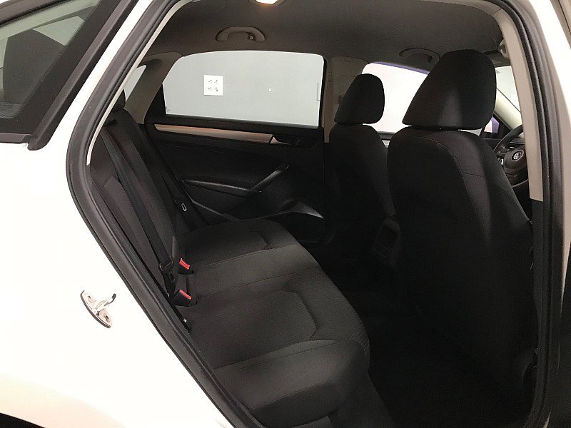 Used 2015 Volkswagen Passat 1.8T Limited Edition image 19