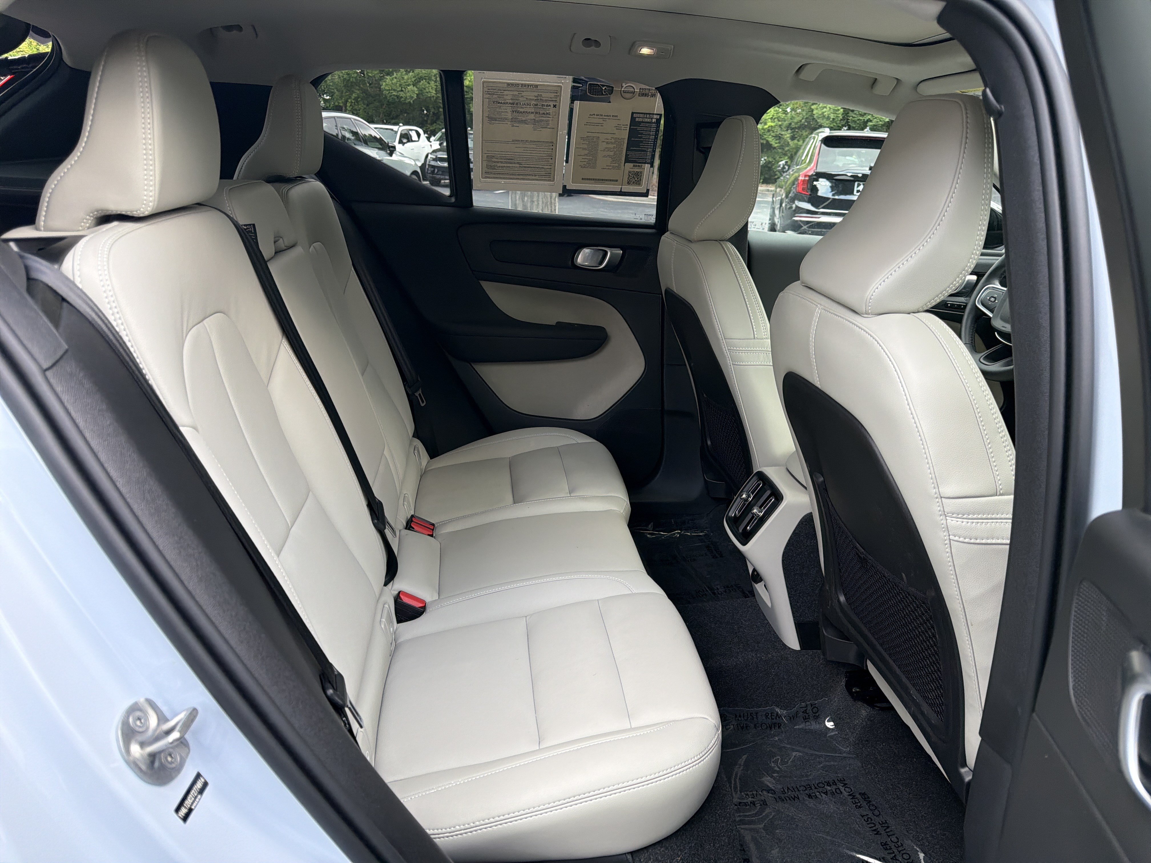 Certified 2026 Volvo XC40 B5 Plus w/ Protection Package Premier AWD/4WD image 33