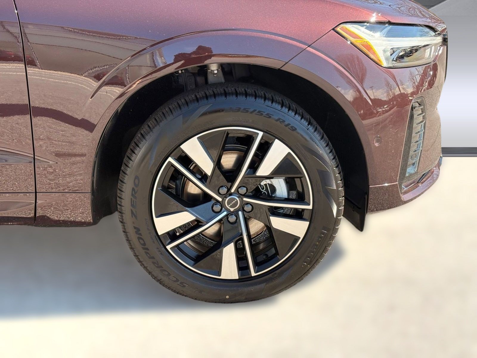 New 2026 Volvo XC60 B5 Plus w/ Climate Package AWD/4WD image 12