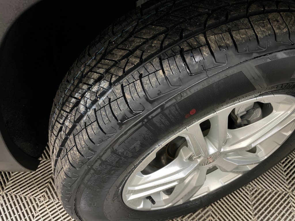 Certified 2021 GMC Terrain SLE w/ Driver Convenience Package image 44