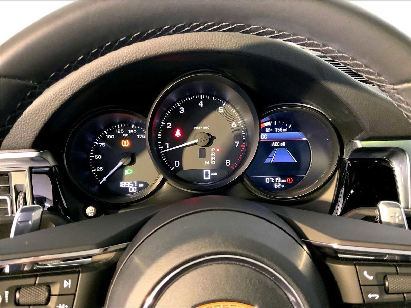 Certified 2023 Porsche Macan AWD/4WD image 29