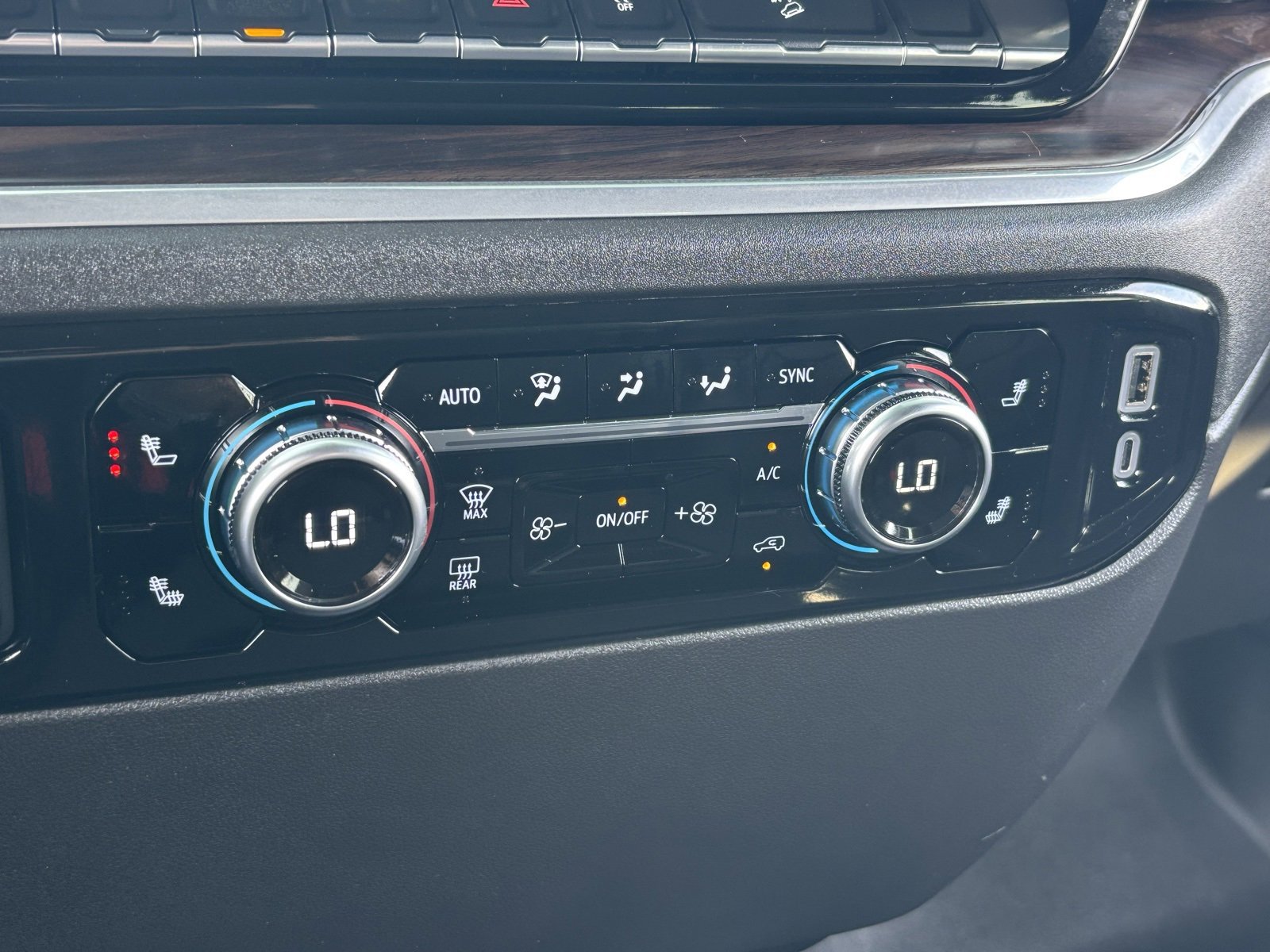 Used 2025 GMC Sierra 1500 SLT w/ X31 Off-Road Package image 25