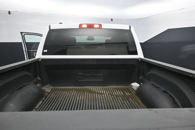 Used 2022 RAM 1500 Classic SLT AWD/4WD image 29