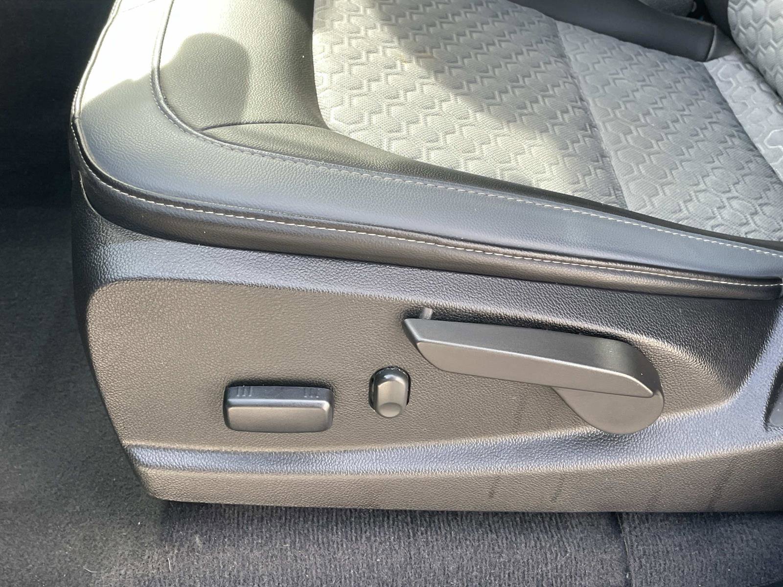 Used 2022 Chevrolet Colorado Z71 image 16