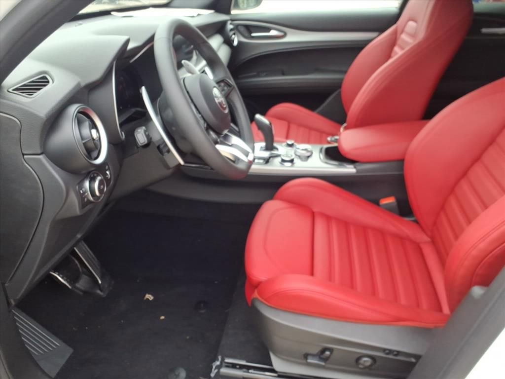 New 2025 Alfa Romeo Stelvio Sprint w/ Convenience Package AWD/4WD image 14