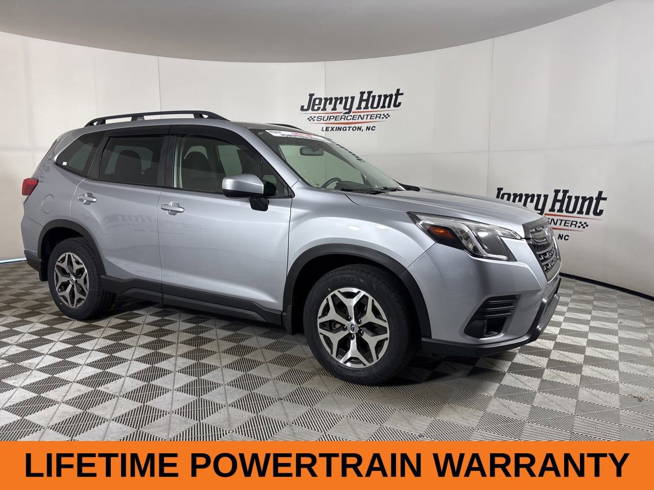 Used 2023 Subaru Forester Premium image 4