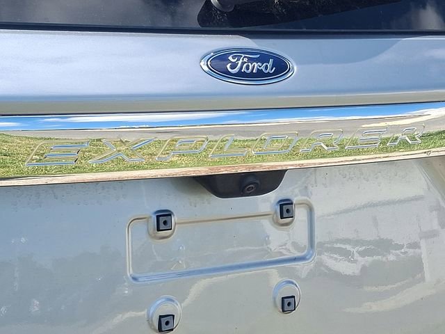 Used 2023 Ford Explorer Limited AWD/4WD image 32