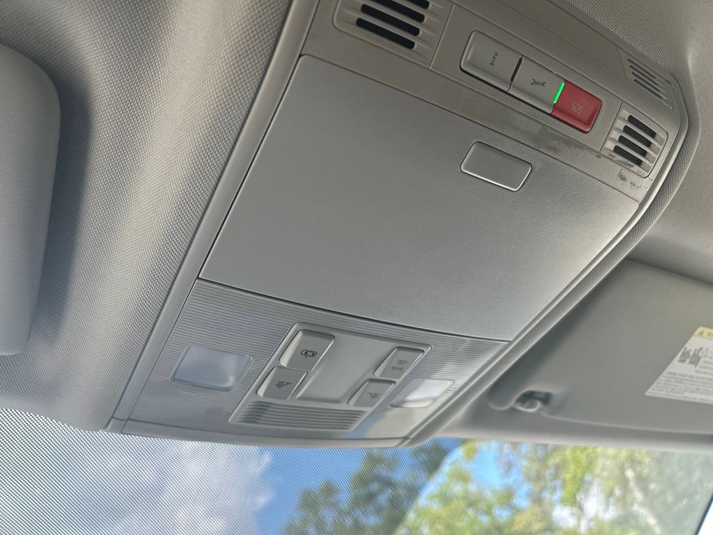 Certified 2022 Volkswagen Taos SE FWD image 57