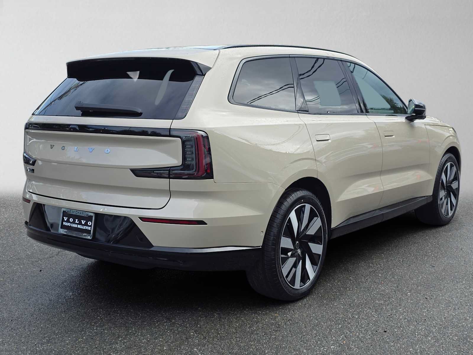New 2026 Volvo EX90 Ultra AWD/4WD image 3