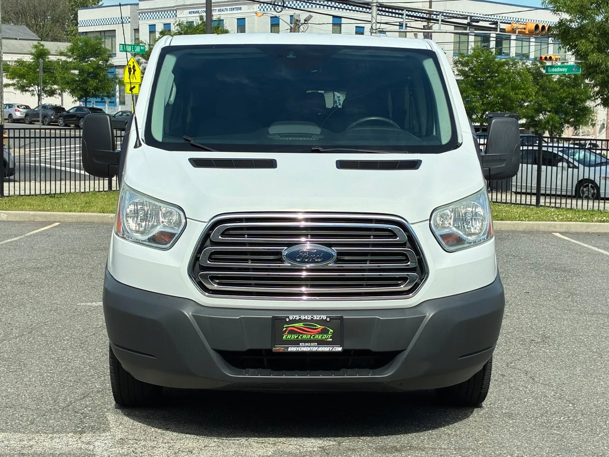 Used 2015 Ford Transit 350 XLT RWD image 2
