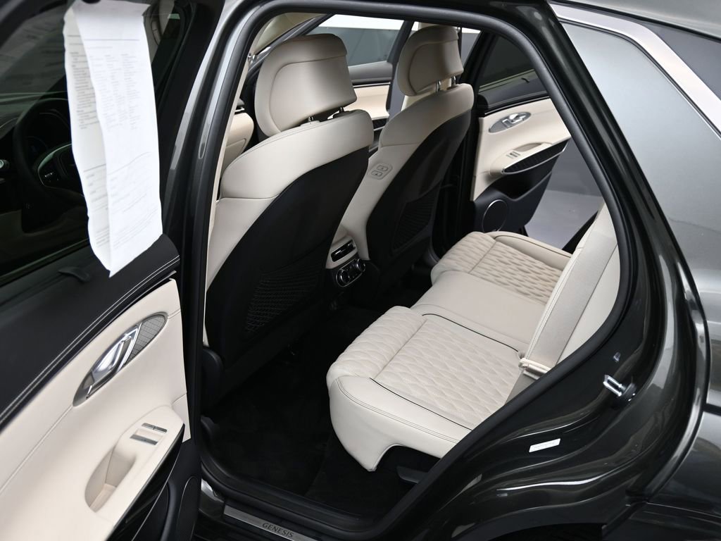 Used 2025 Genesis GV70 3.5T Sport w/ Sport Prestige Package image 11