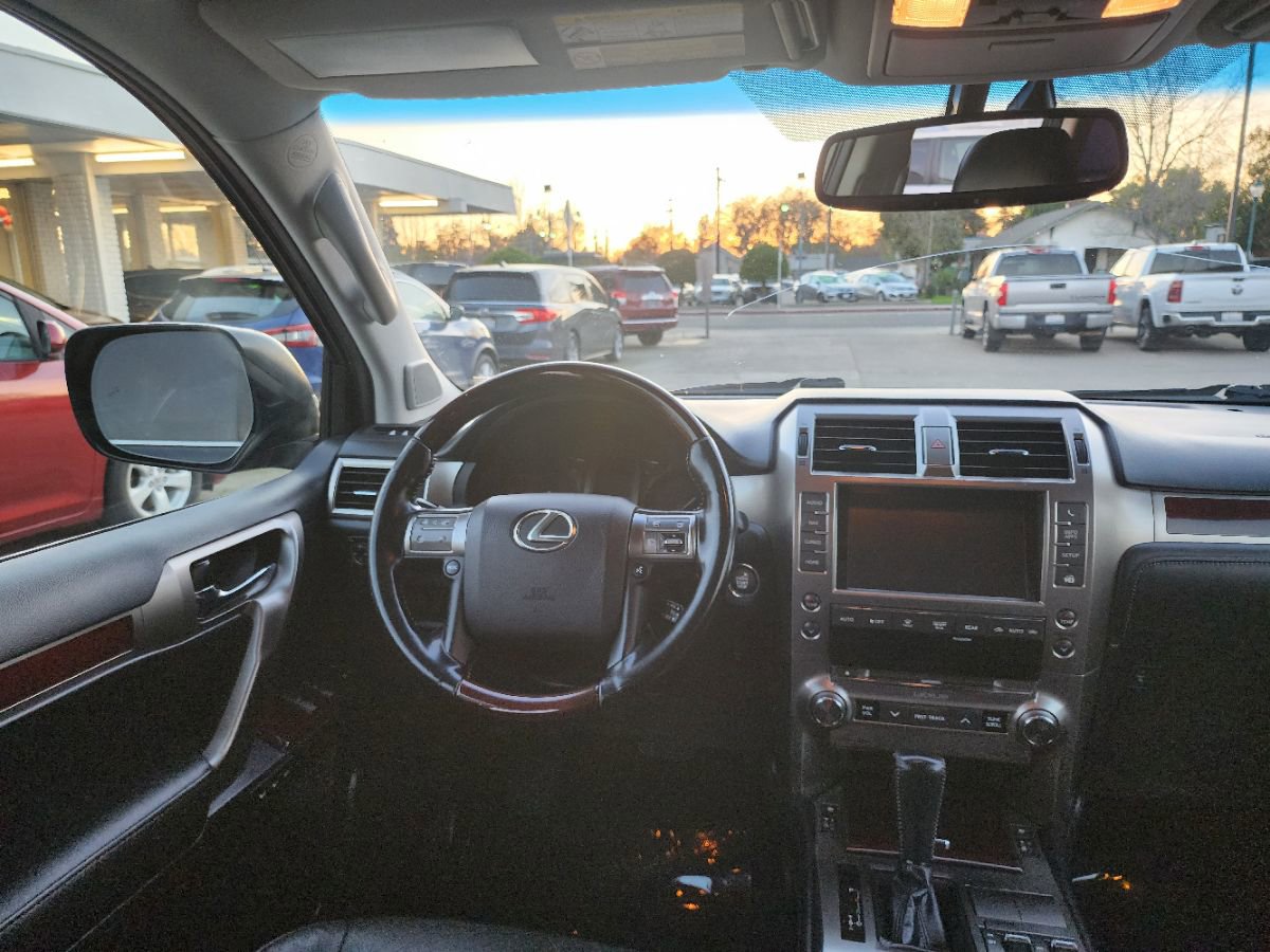 Used 2018 Lexus GX 460 Premium image 16