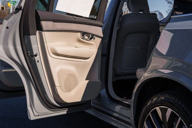 New 2026 Volvo XC90 T8 Ultra w/ Protection Package Premier image 38