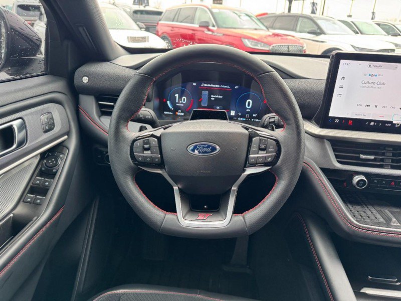 Used 2025 Ford Explorer ST RWD image 10