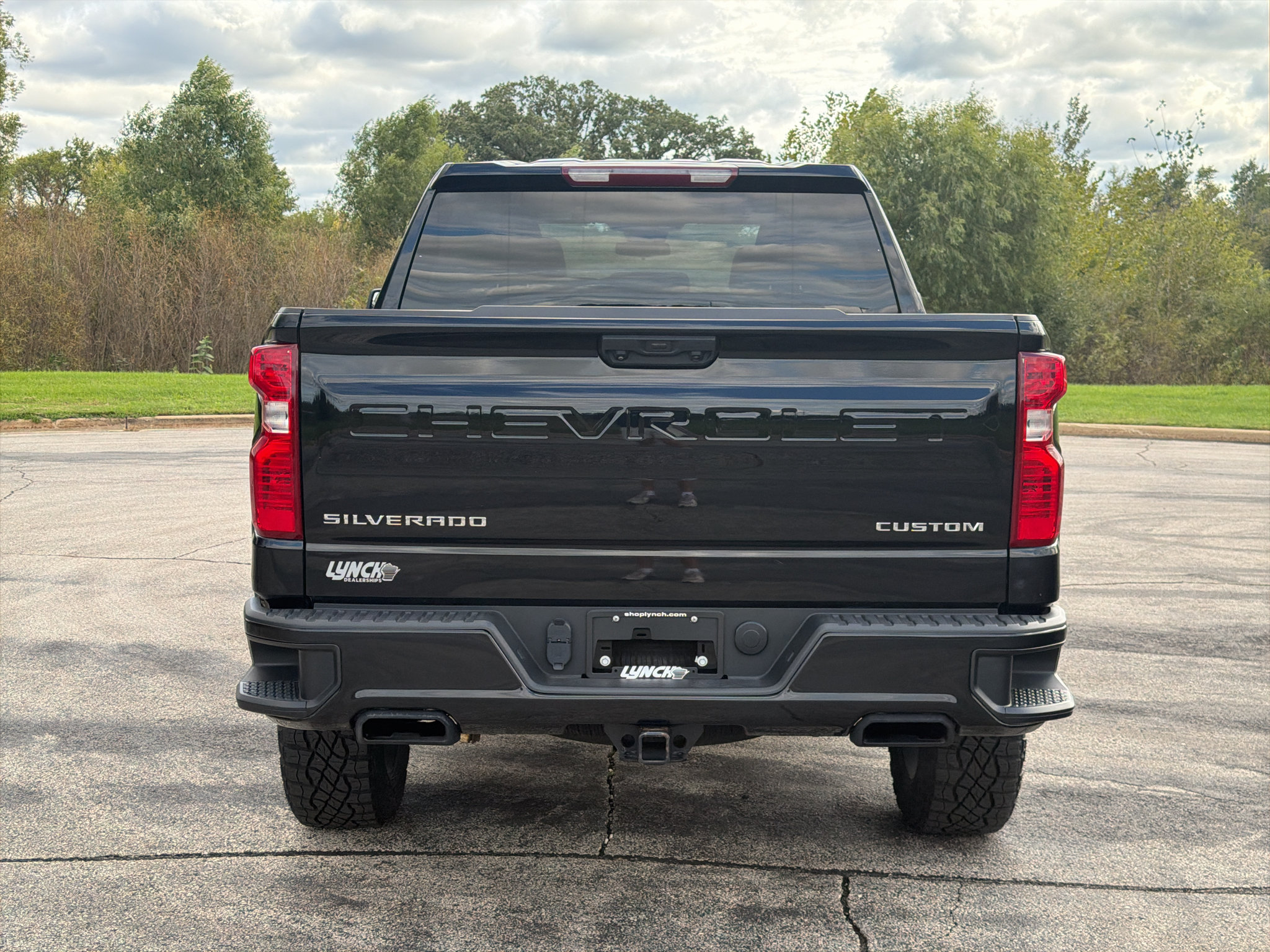 Used 2023 Chevrolet Silverado 1500 Custom Trail Boss AWD/4WD image 3