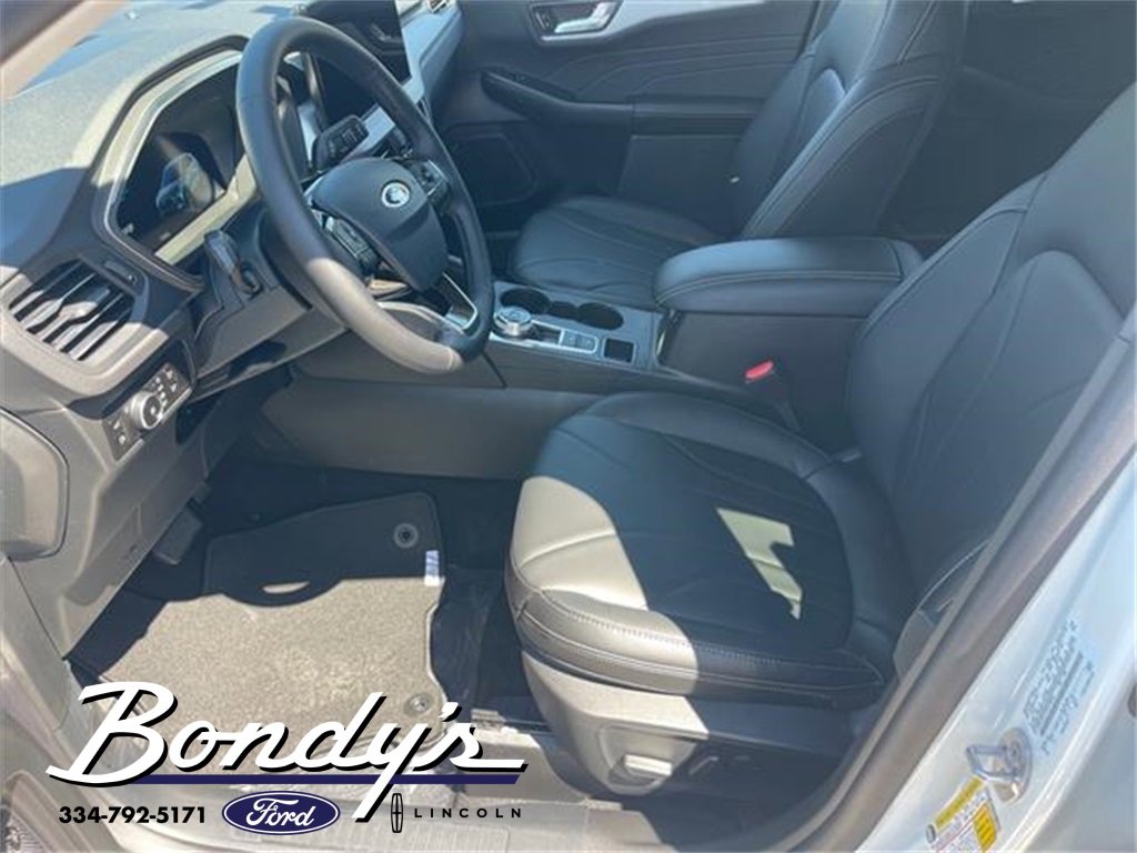 New 2025 Ford Escape SE w/ PHEV Premium Package image 7