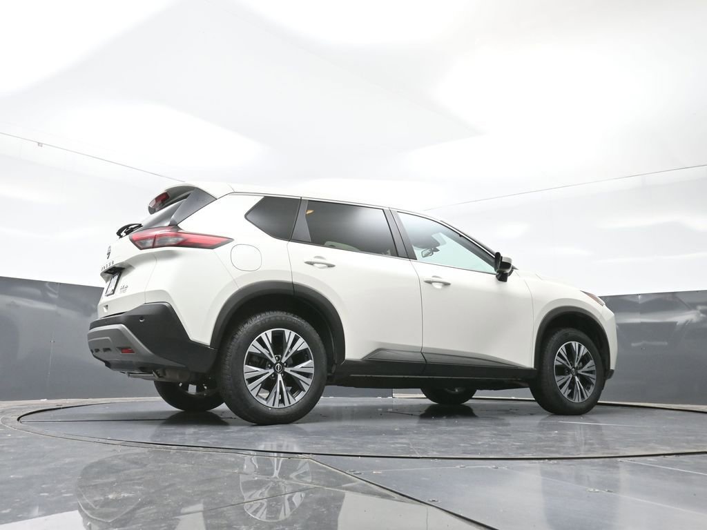 Used 2023 Nissan Rogue SV image 48