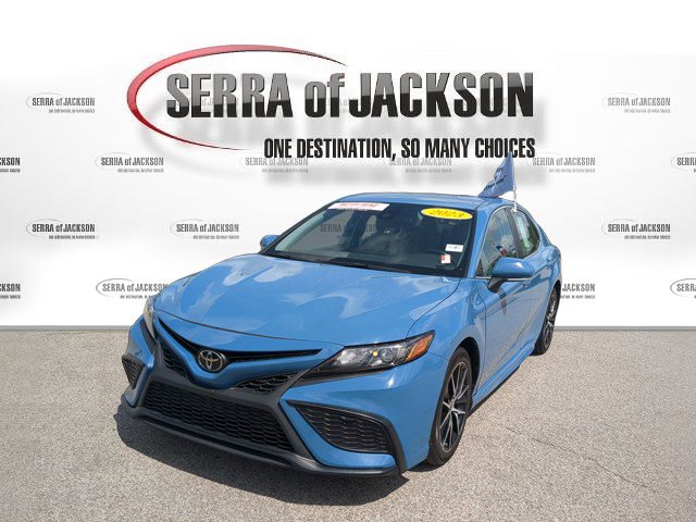 Used 2023 Toyota Camry SE FWD image 2
