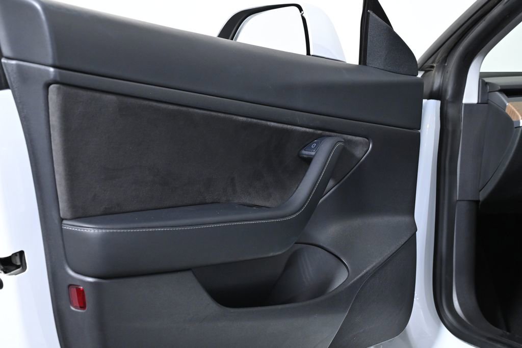 Used 2021 Tesla Model 3 Standard Range Plus image 27