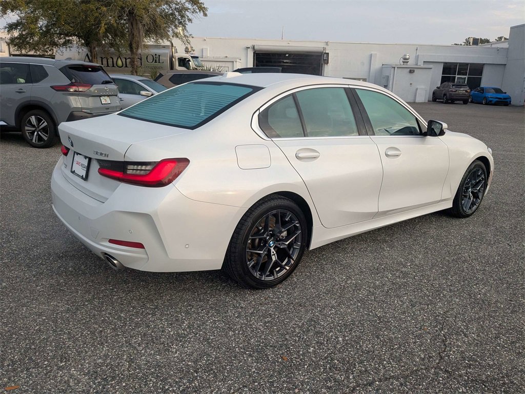 Used 2025 BMW 330i Sedan image 4