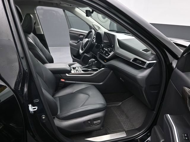 Used 2024 Toyota Highlander Platinum image 39
