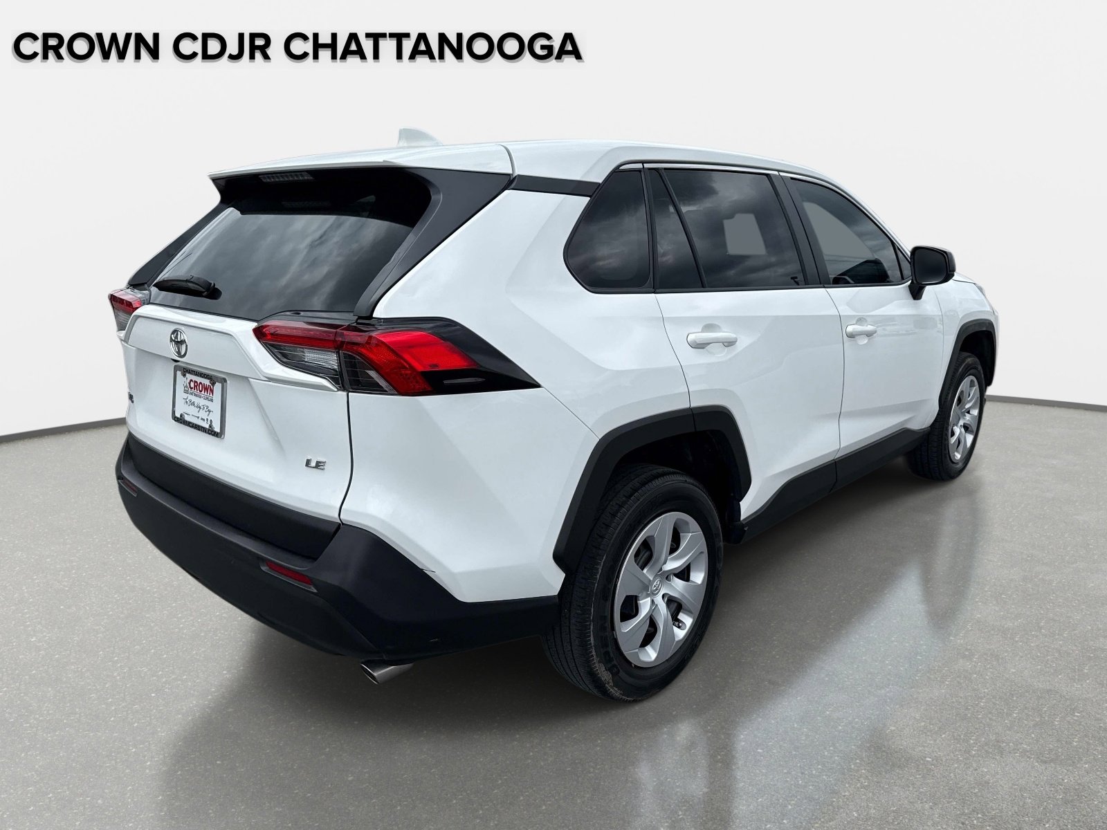 Used 2024 Toyota RAV4 LE FWD image 5