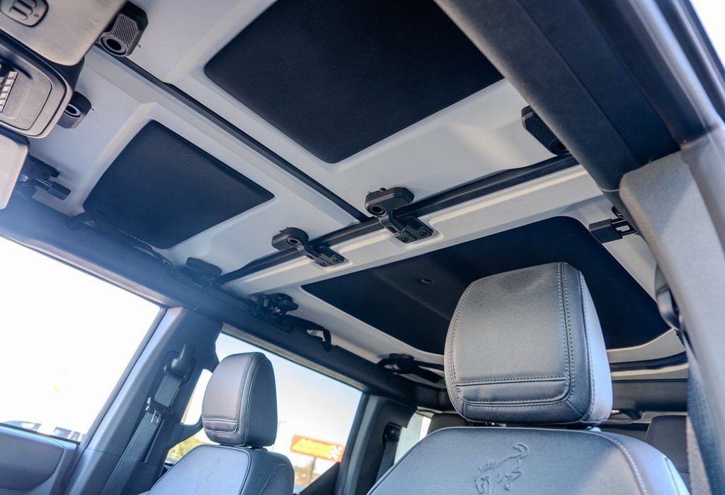 Used 2025 Ford Bronco Badlands image 17