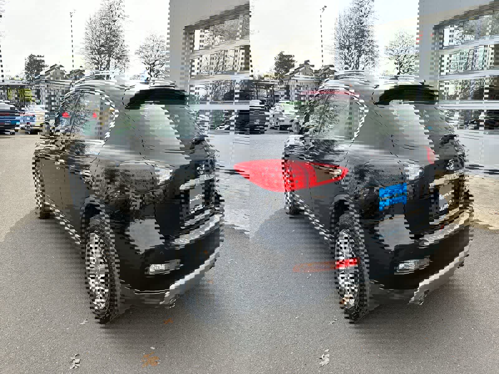 Used 2017 INFINITI QX50 w/ Premium Plus Package image 3