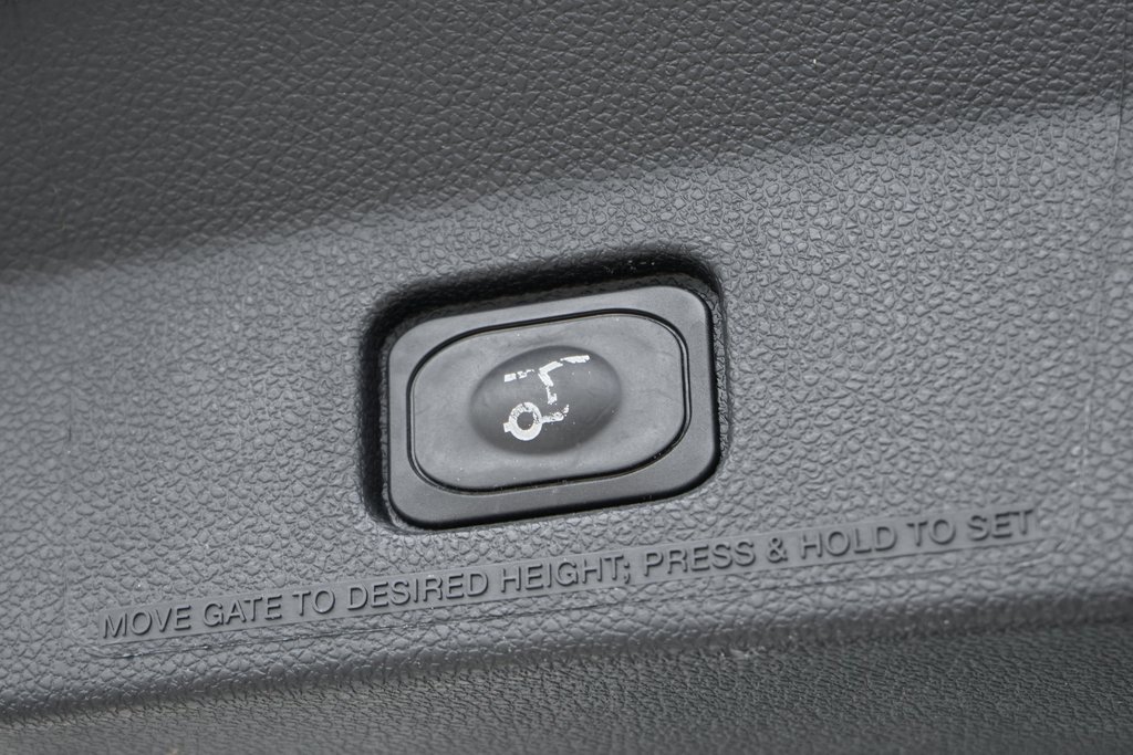 Used 2019 Ford Explorer XLT w/ Equipment Group 201A image 12