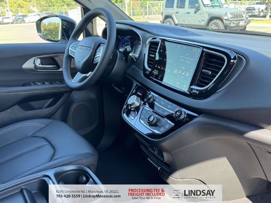 New 2027 Chrysler Pacifica LX FWD image 10